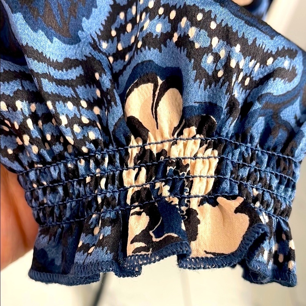 Ted Baker Floral Blue & Pink Blouse Long Sleeve Ruching On Cuff Key Hole Size XL - Picture 7 of 11